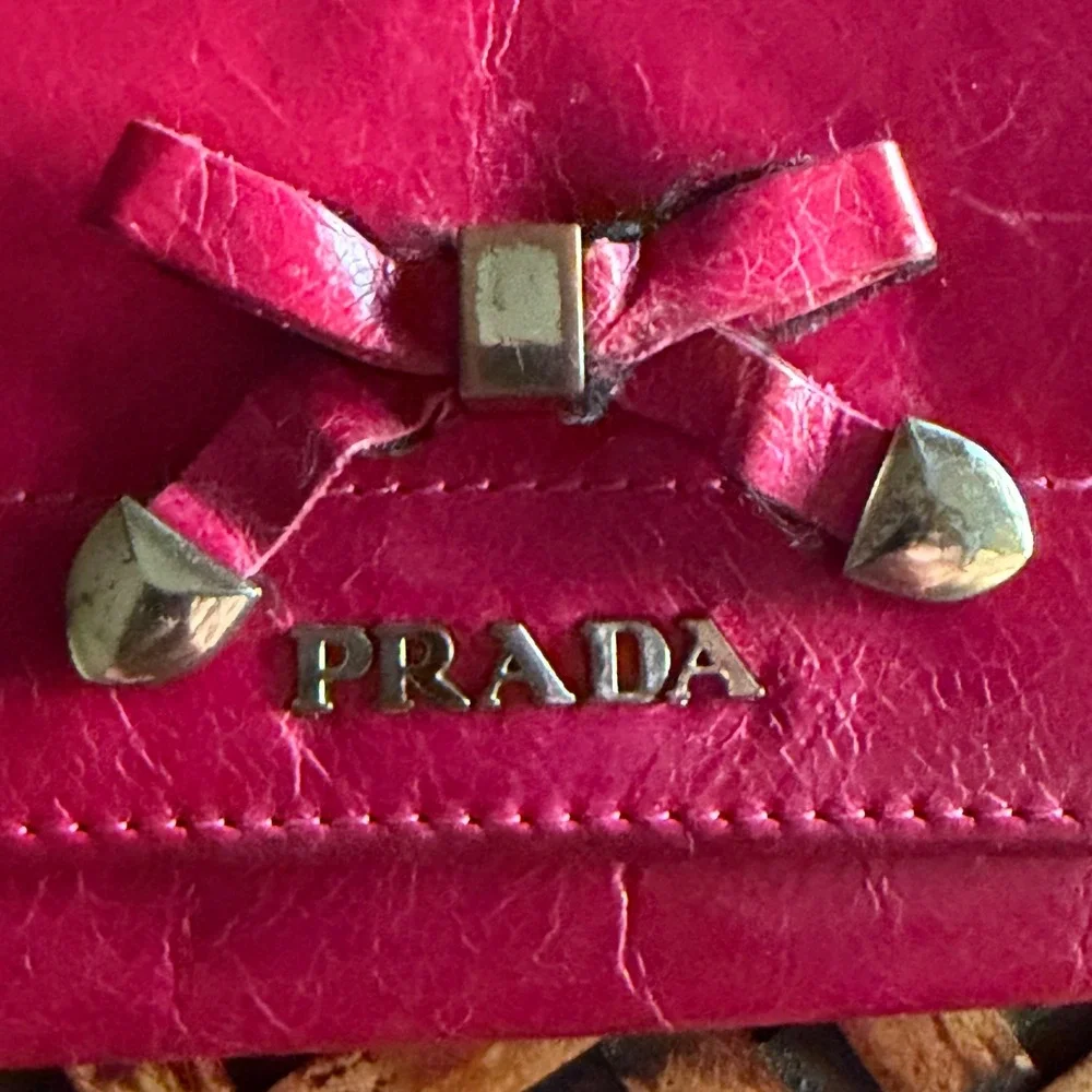 Prada Leather 2010s Pink Bow Wallet Classic Feminine OS Luxury